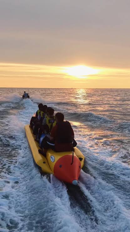 Banana boat