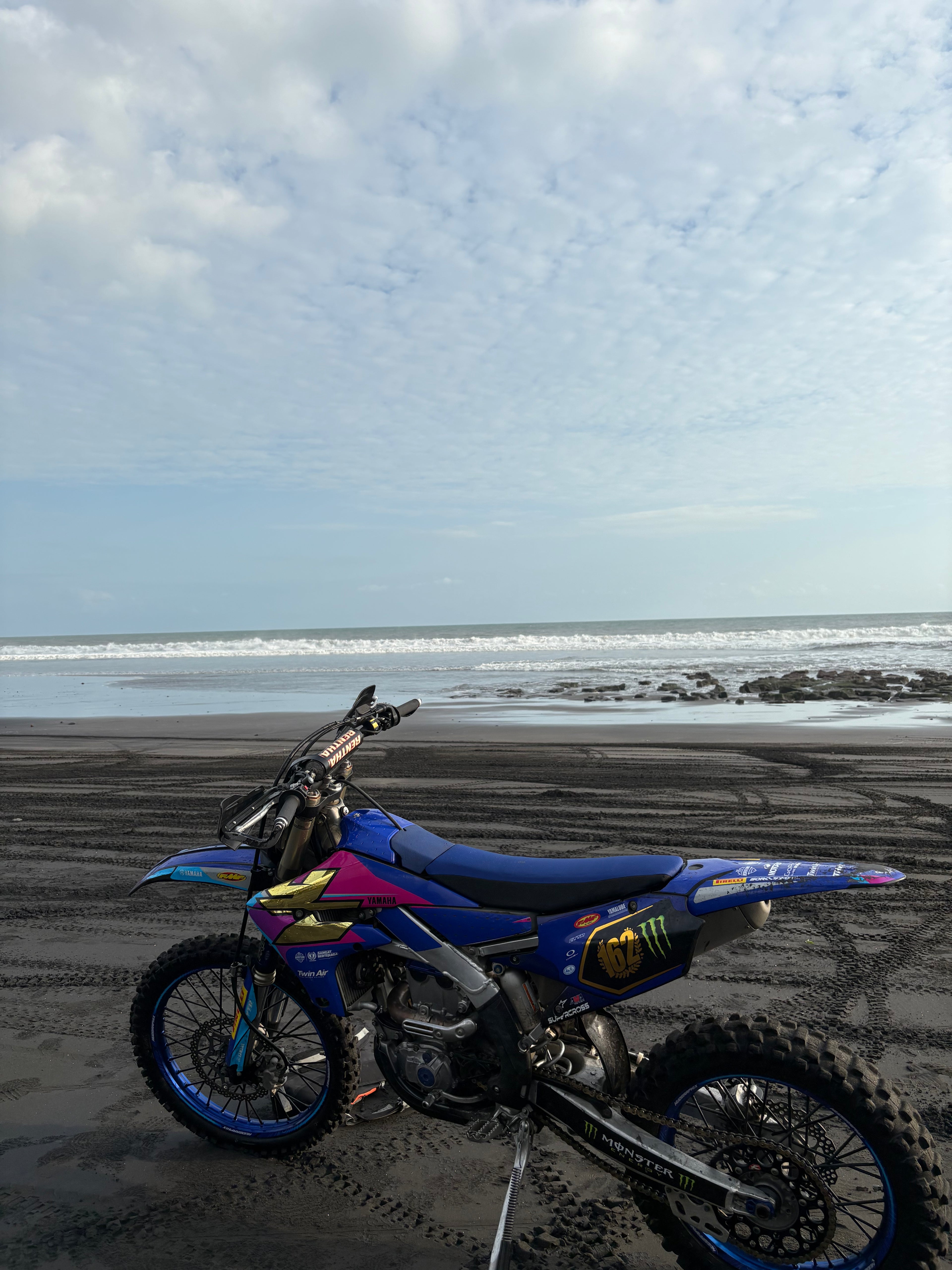 Cross beach jungle Canggu